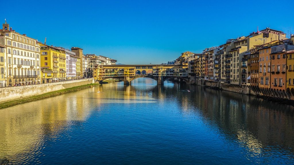florence-Ponte-Vecchio-italy-yoursolotravelguide.com